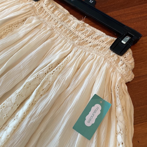 Maurices NWT Asymmetrical Lined Lace Pleated Cream Flare Lawn Skirt - Sz M - Picture 2 of 13